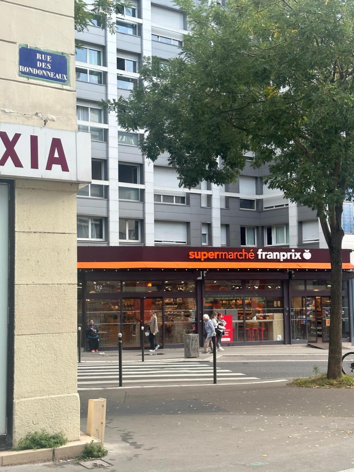 Metro Gambetta Lägenhet Paris Exteriör bild
